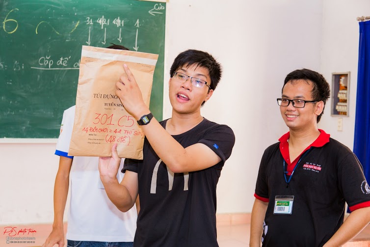 Ấn[-]tượng[-]vòng[-]loại[-]cuộc[-]thi[-]học[-]thuật[-]"Cơn[-]Lốc[-]Hóa[-]Học"[-]lần[-]thứ[-]IX[-]năm[-]2016